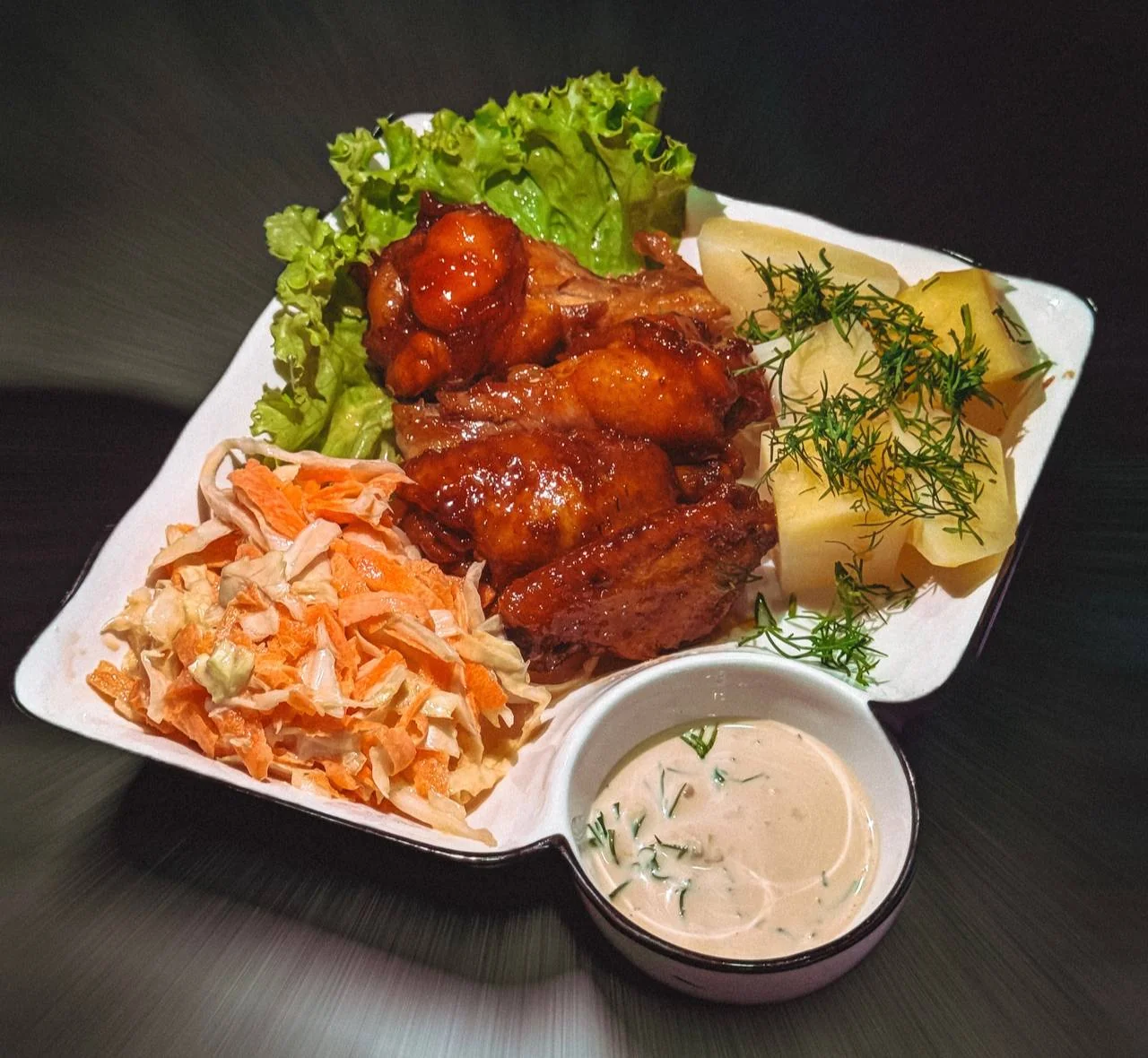 Комбо-ужин "Пикантные куриные крылышки в горчично-медовом соусе"