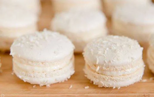 Макаронс Кокос-Маракуйя