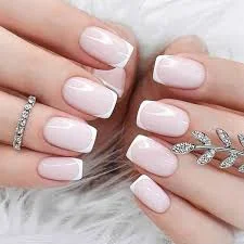 Маникюр с покрытием French (французский маникюр)