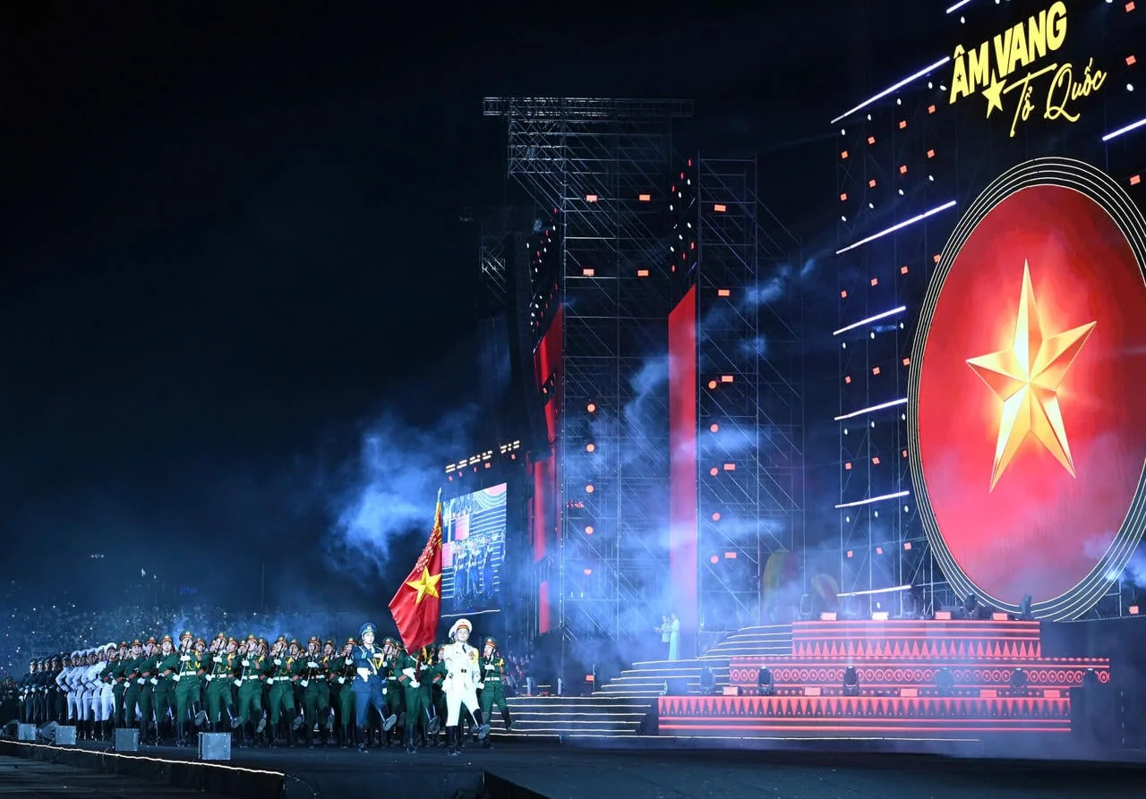 Десятки тысяч зрителей спели хором «Эхо Отечества»