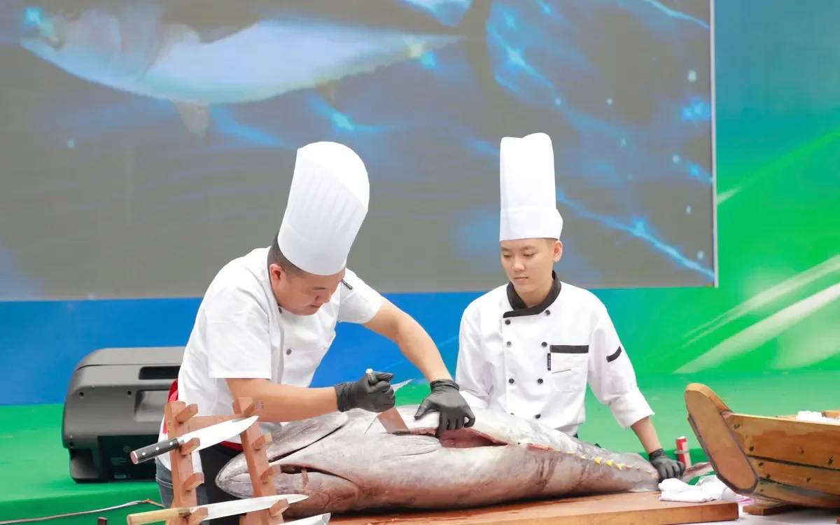 Океанический тунец стал гастрономической изюминкой, привлекающей туристов в Даклак на праздники 30 апреля