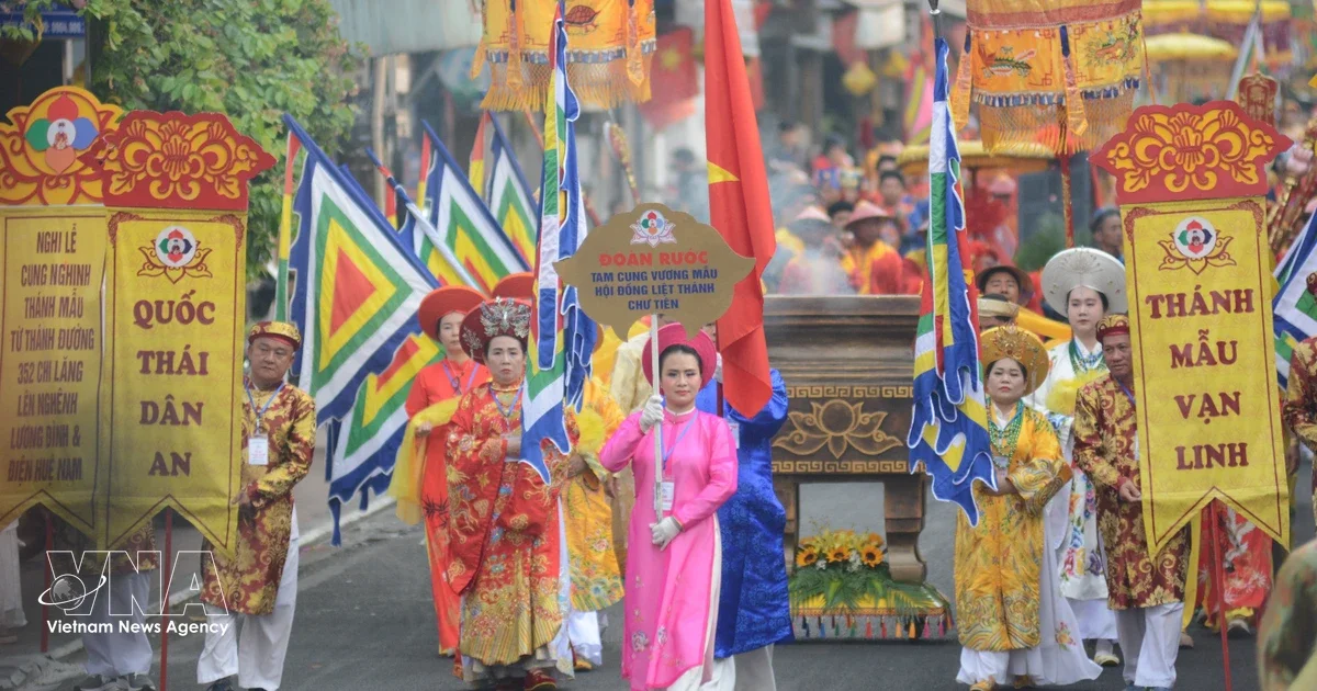 Фестиваль храма Хю Нам открывается, предлагая уникальное культурное, духовное пространство в Хю.