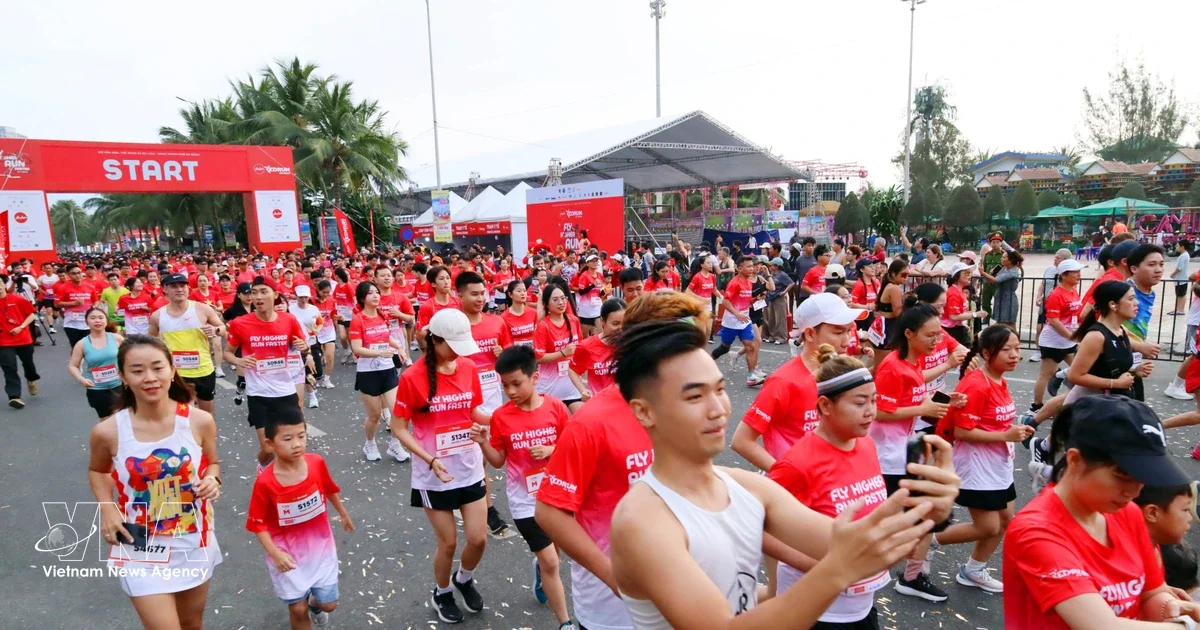 Почти 8000 бегунов принимают участие в AirAsia RedRun Da Nang 2026