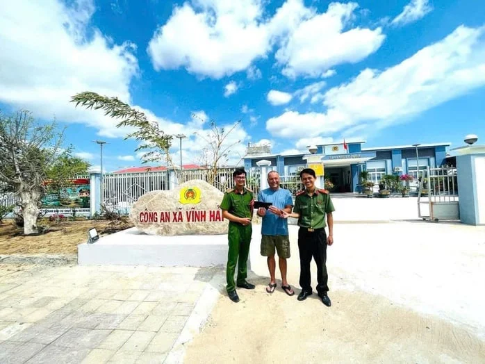 В поисках кошелька турист из Канады вернулся в Ханой для неожиданного поступка.