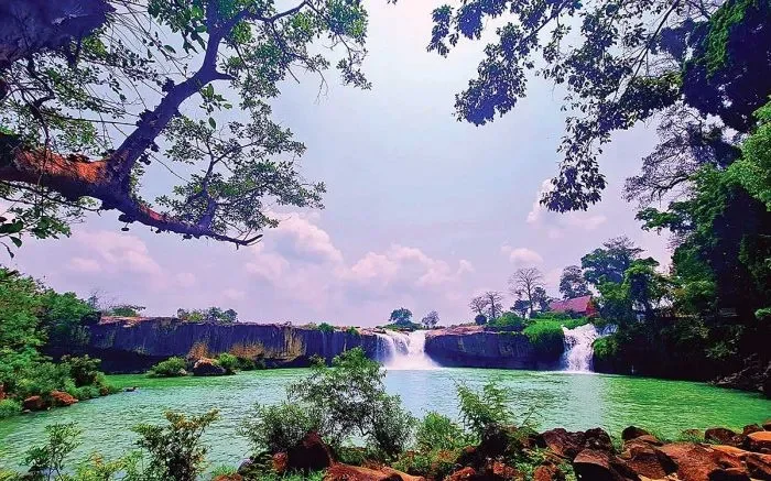 Откройте для себя водопад Дрей Сап – выдающееся место назначения на Центральном нагорье.